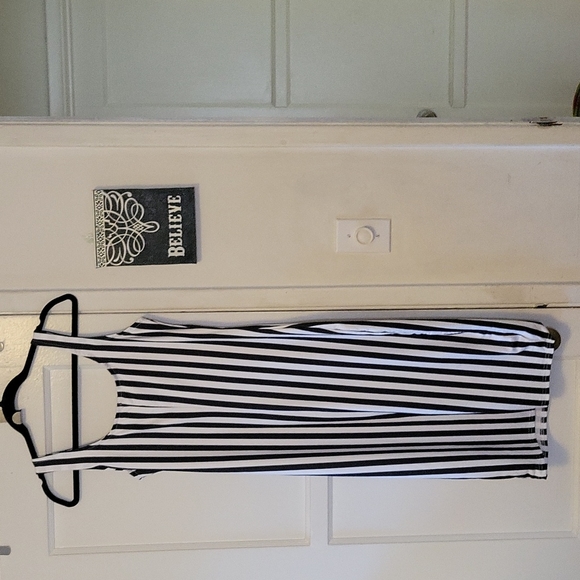 Dress - Picture 5 of 5